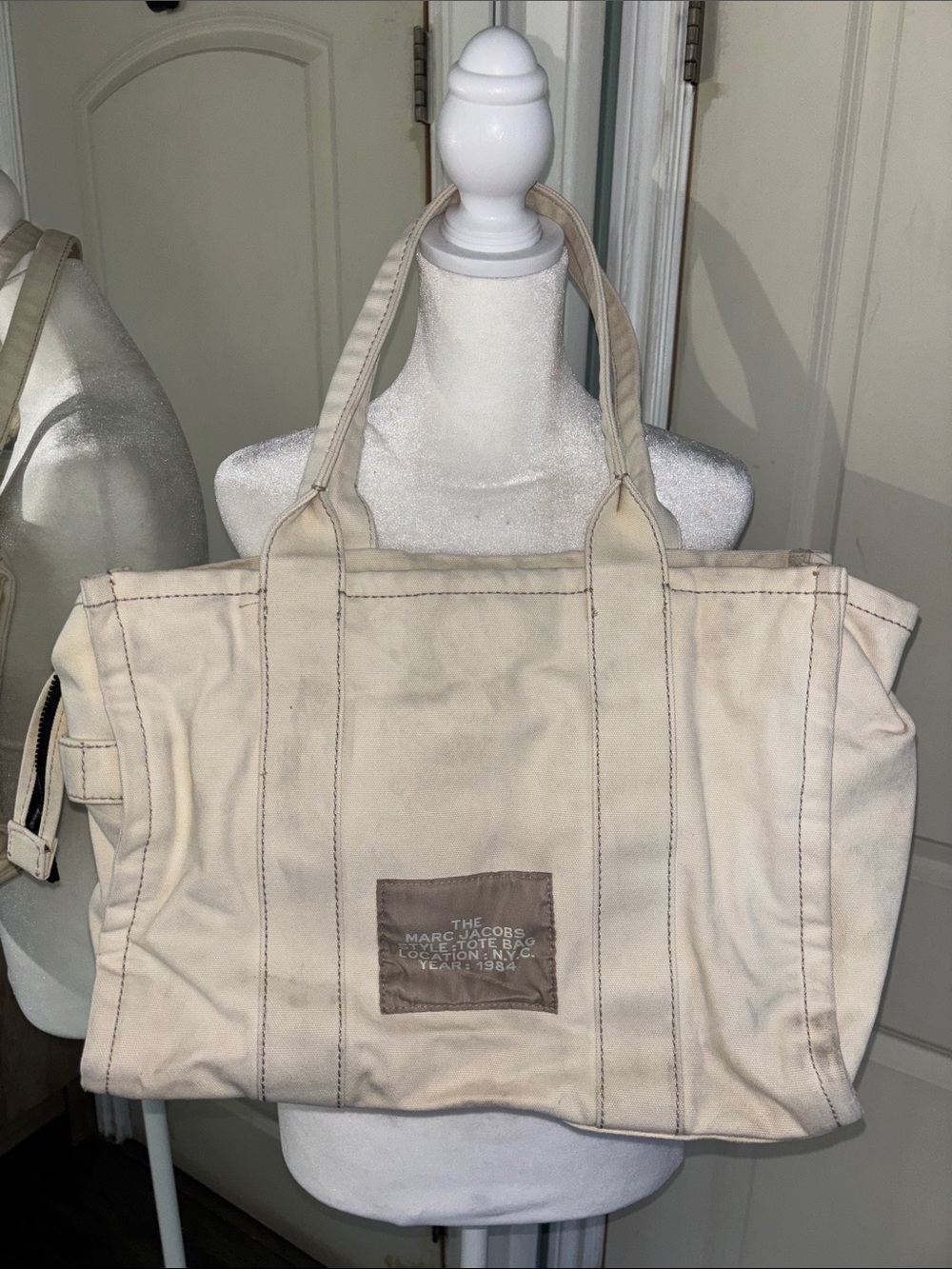 Marc Jacobs The Canvas Large Tote Bag in Beige - Picture 11 of 11